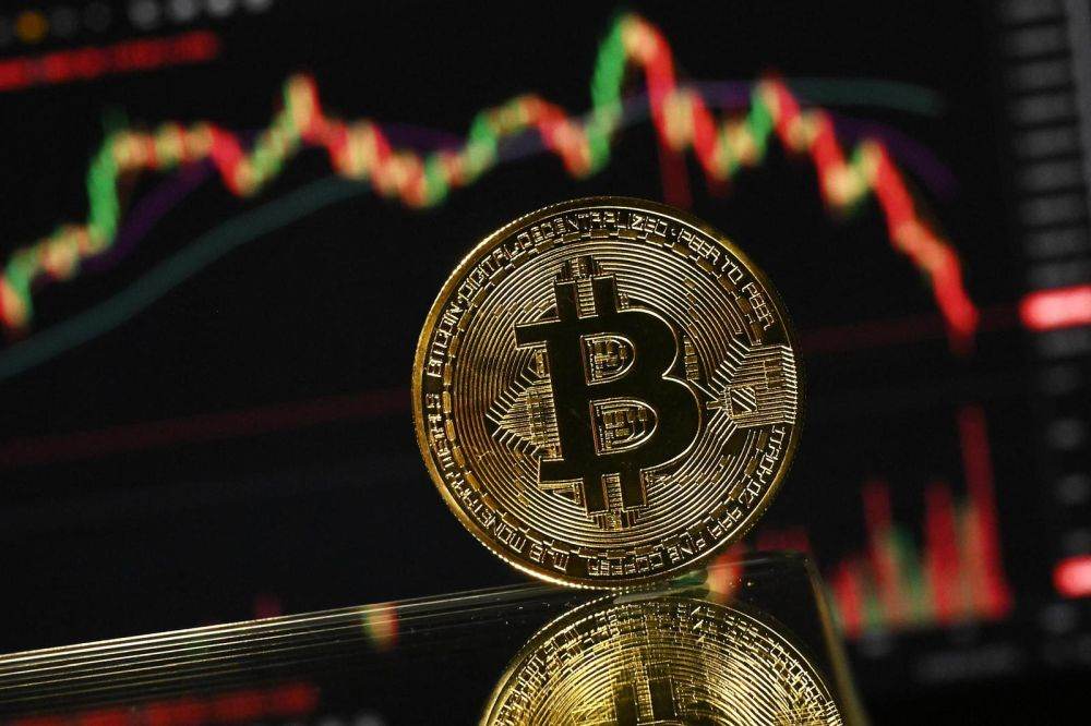 Bitcoin a scăzut cu peste 20% în ultima lună